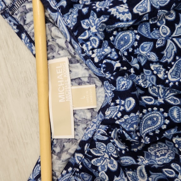 ✨️ Michael Kors Women's Blouse ✨️ - Picture 5 of 9